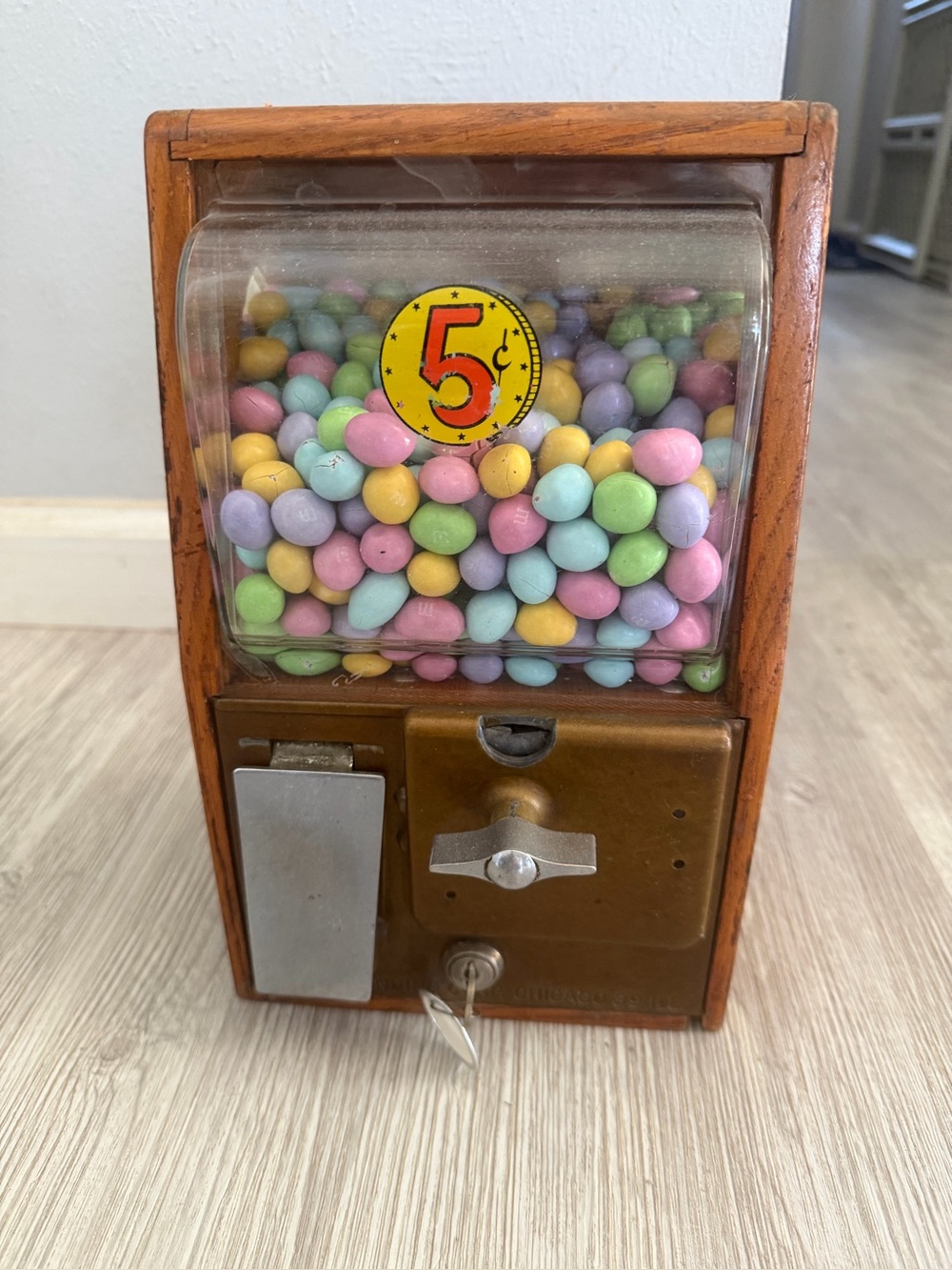 Victor Baby Grand Gumball Machine Vintage 5 Cent Nickel with Keys